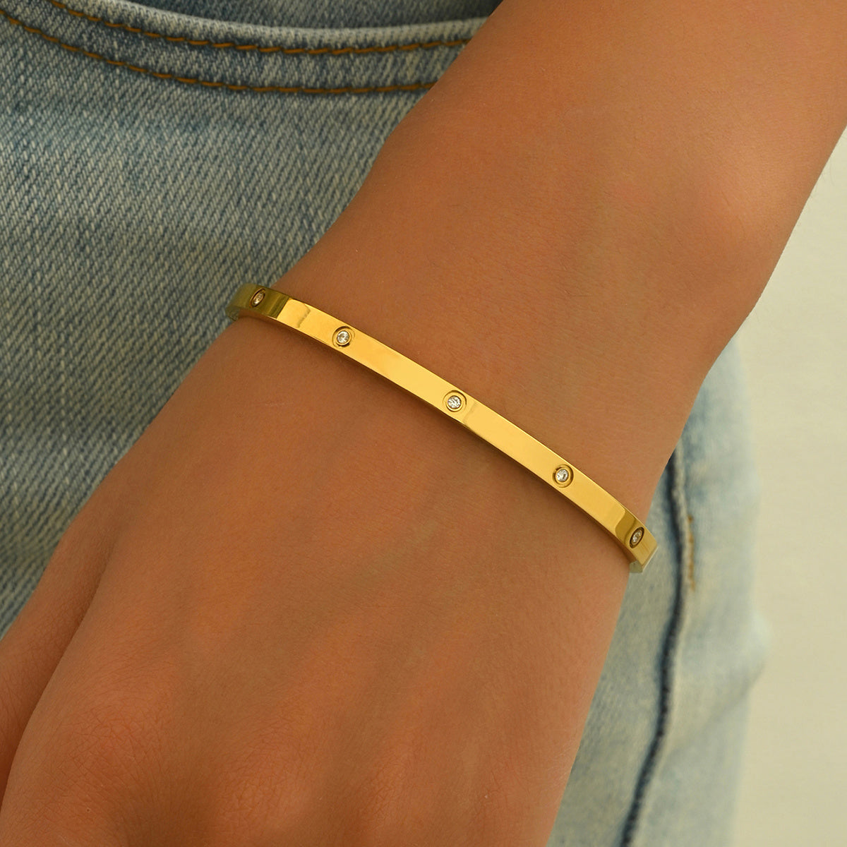 18K Gold Plated Minimalist Bracelet – Hypoallergenic, Tarnish-Free, Everyday Luxury Gift