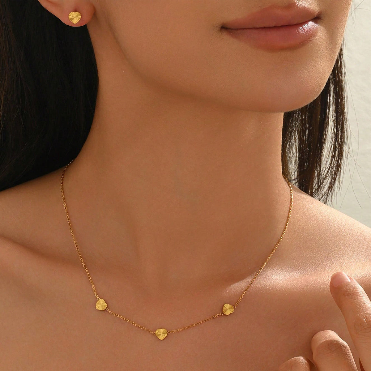 Lxalry – 18K Gold Plated Heart Necklace & Earrings Set
