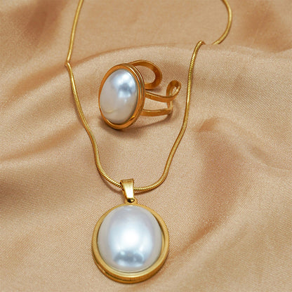 Lxalry – Golden Oval Necklace & Ring Set