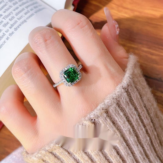 3-Carat Muzo Green Ring – 925 Silver, Gold Plated